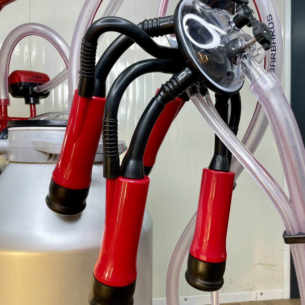 Aparat de muls vaci, 1 post, 1 bidon 30L aluminiu, pahare plastic, 250l/min, 0,55kw - imagine 3
